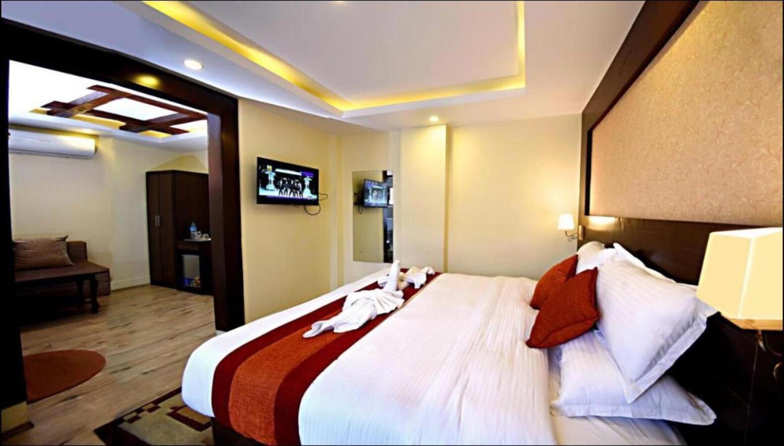 Hotel Sapana Garden Thamel กาฐมาณฑุ ภายนอก รูปภาพ