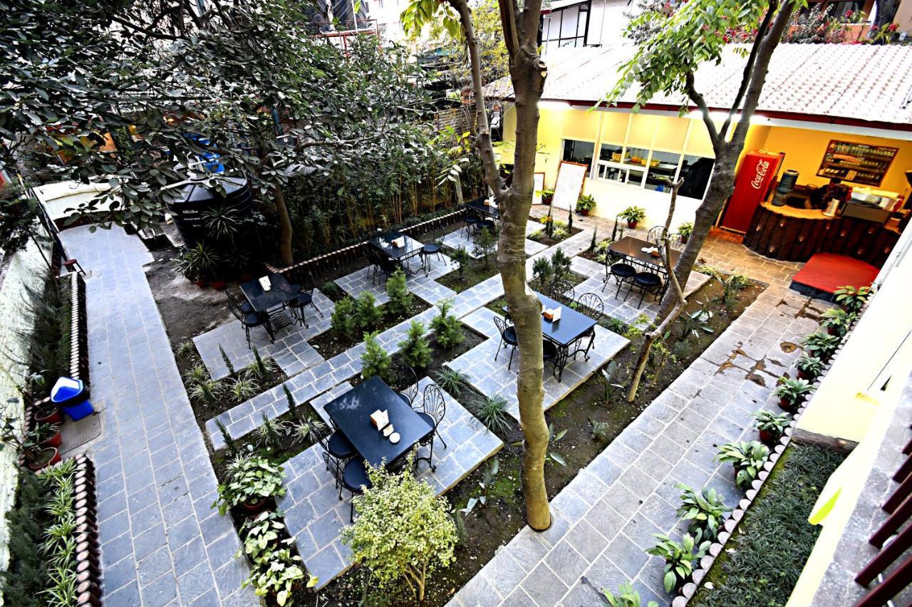 Hotel Sapana Garden Thamel กาฐมาณฑุ ภายนอก รูปภาพ